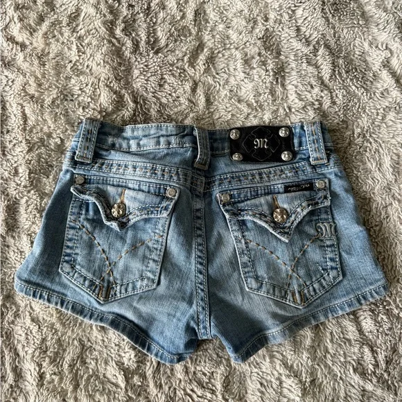 Miss Me Denim Shorts - Picture 3 of 4